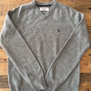Original Penguin Men's V-Neck Sweater in Gray